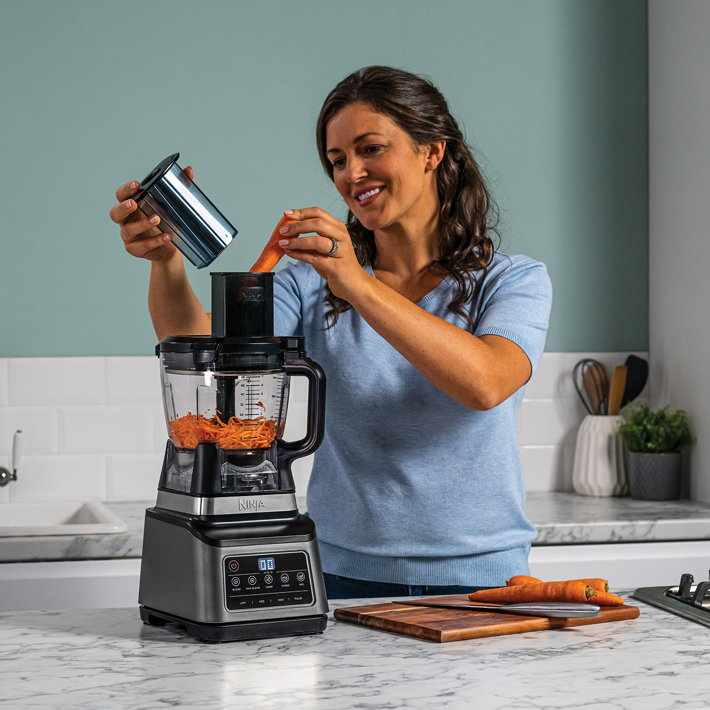 Ninja_3in1_Food_Processor_BN800UK_Preparing_Bowl_Carrots_tcu7zm.jpg (1400×1400)
